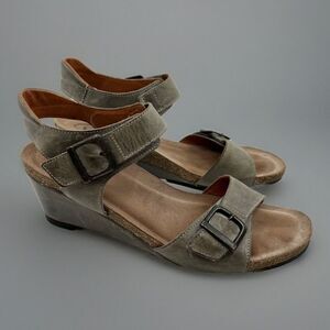 TAOS Buckle Up Wedge‎ Sandals Leather Gray Women 41 10-10.5 Cork Comfort